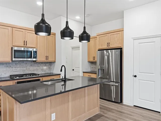 $2,695 | 721 Kerrville Lane, Plano, TX 75075