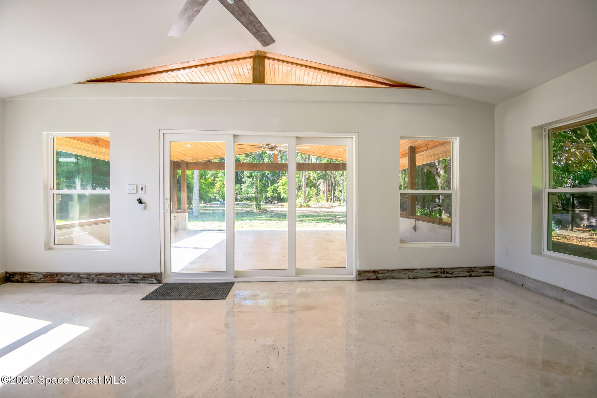 8575 Sheridan Road Melbourne, FL 32904 - Photo 6 of 30 25_8575_Sheridan_Rd_Melbourne_FL_32904_U