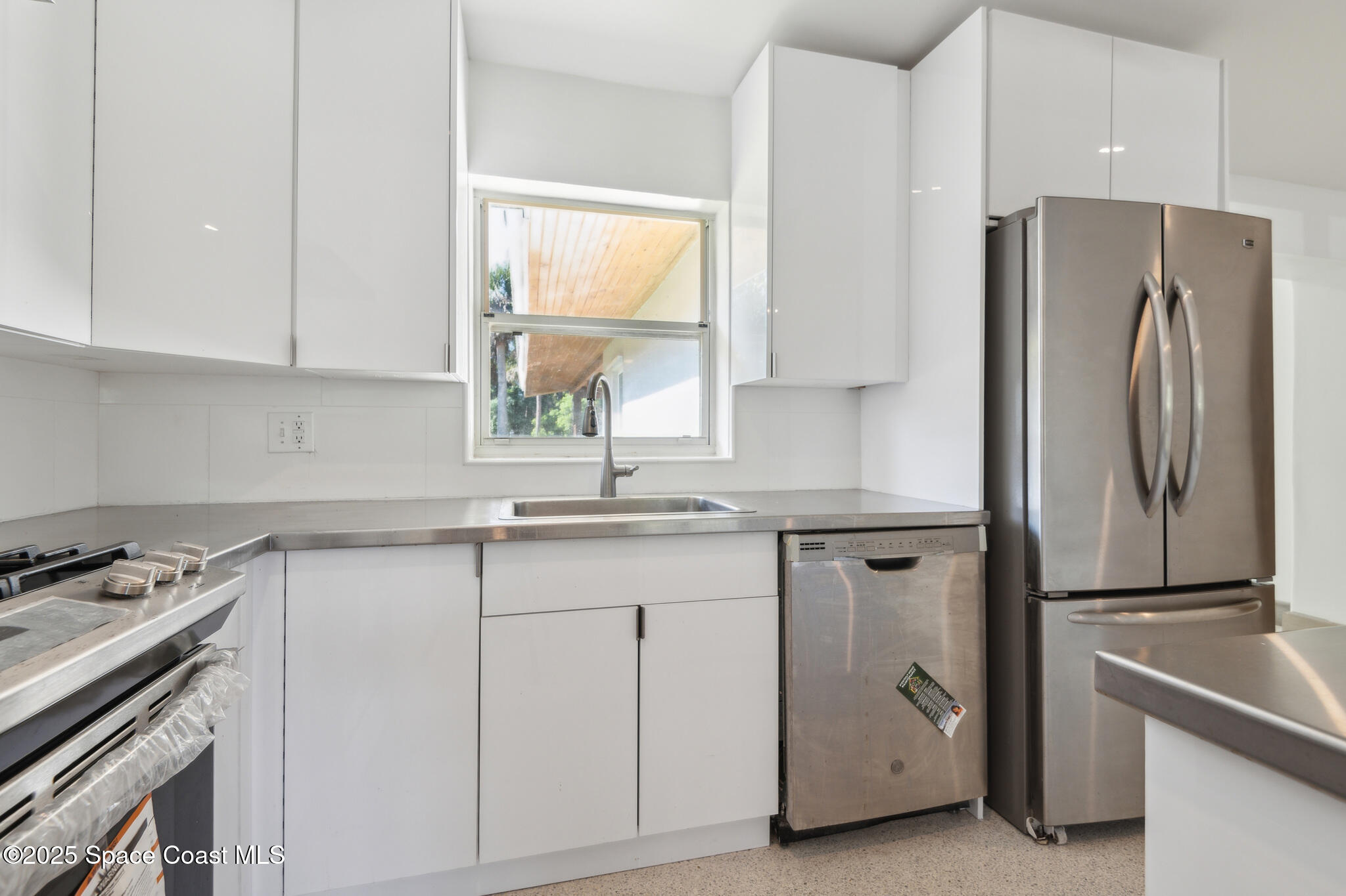 8575 Sheridan Road Melbourne, FL 32904 - Photo 8 of 30 10_8575_Sheridan_Rd_Melbourne_FL_32904_U