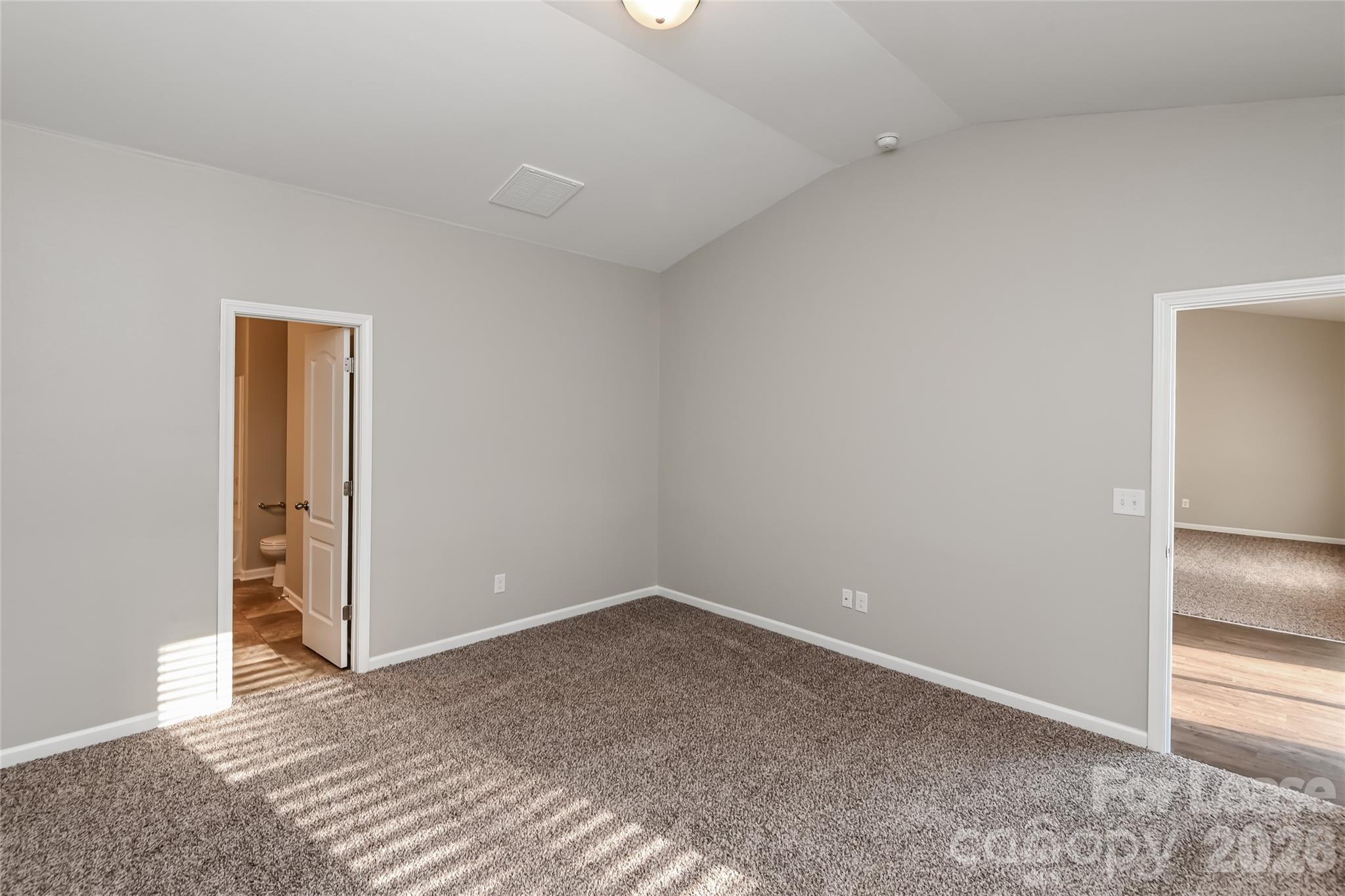 6502 Jerimoth Charlotte, NC 28215 - Photo 9 of 15