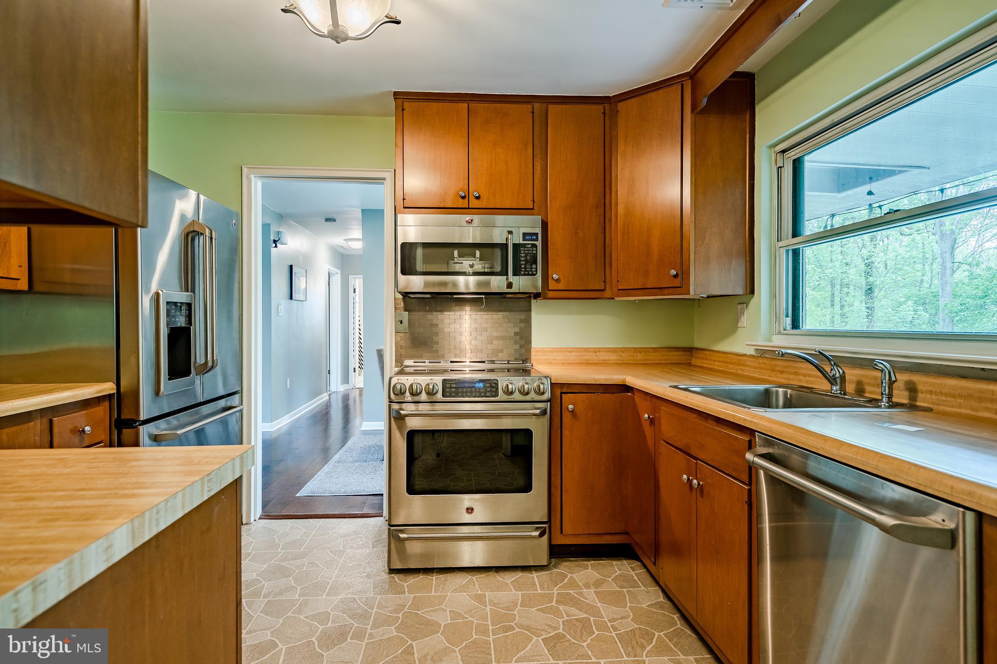 608 Rose Hill Road Broomall, PA 19008 - Photo 14 of 30 Stainless appliances