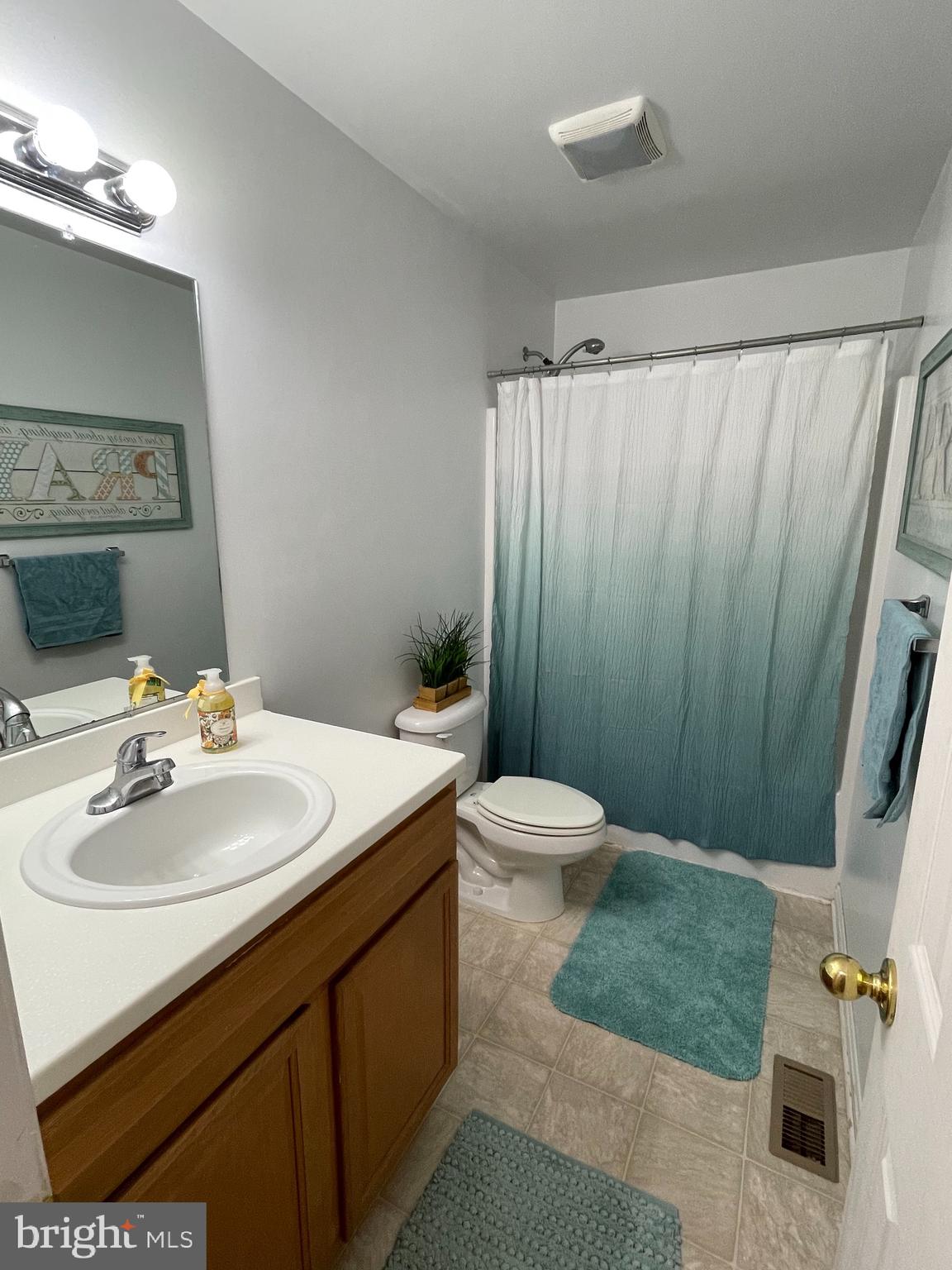 7407 Rixey Road King George, VA 22485 - Photo 27 of 29 Generous hall bath!