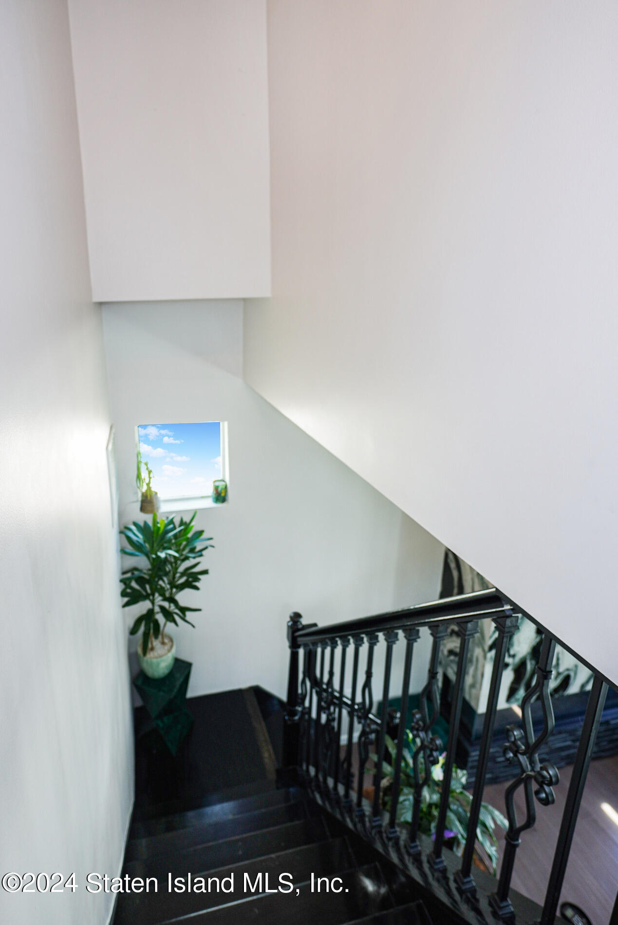 38 Milbank Road Staten Island, NY 10306 - Photo 18 of 30 a view of entryway