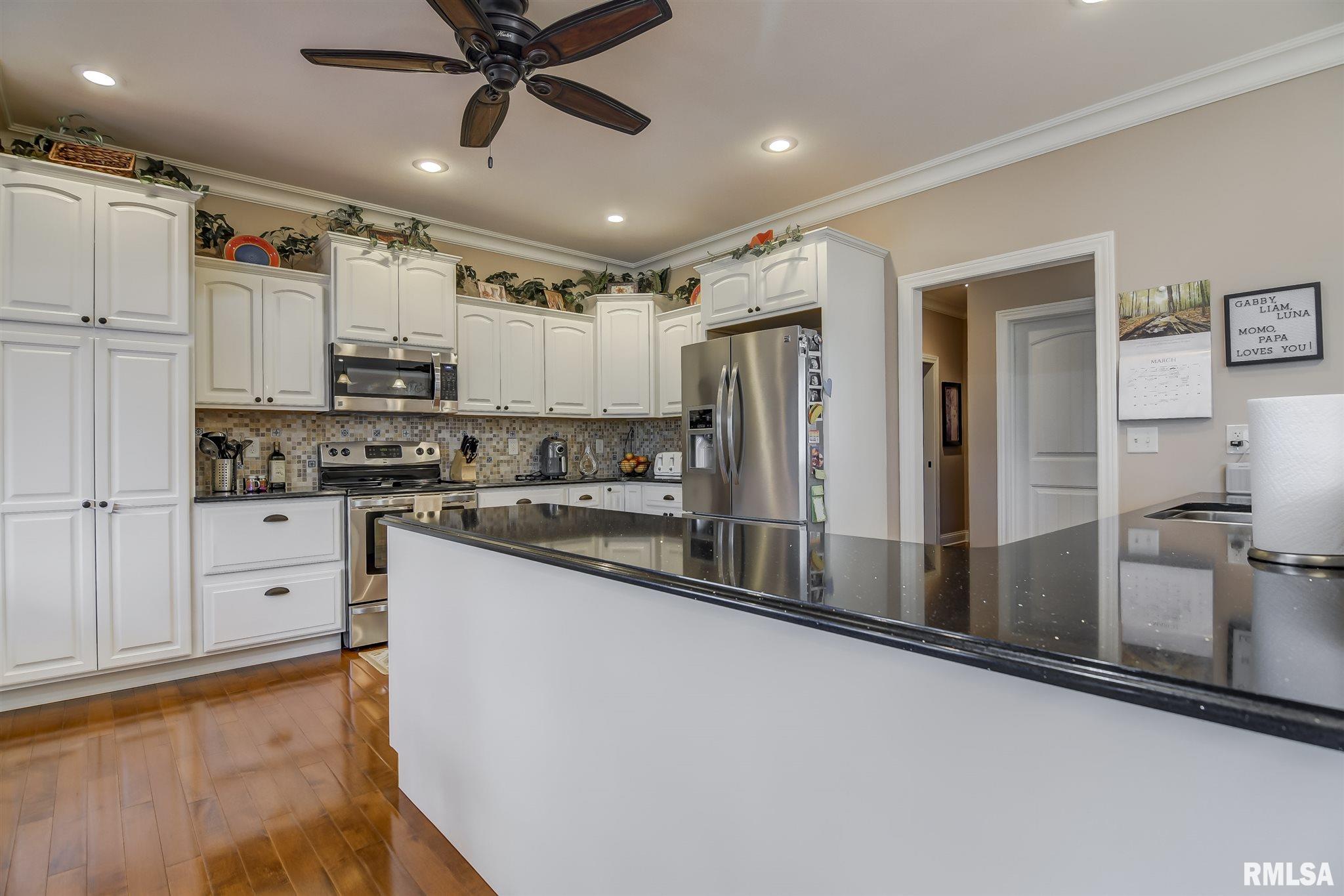 402 Timber Creek Road Jacksonville, IL 62650 - Photo 16 of 44 Gallery Image 16