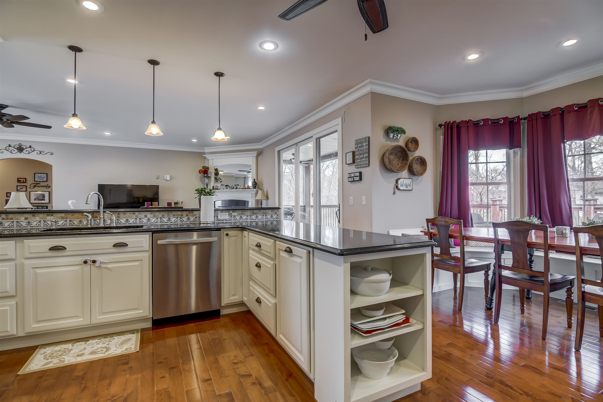 402 Timber Creek Road Jacksonville, IL 62650 - Photo 18 of 44 Gallery Image 18
