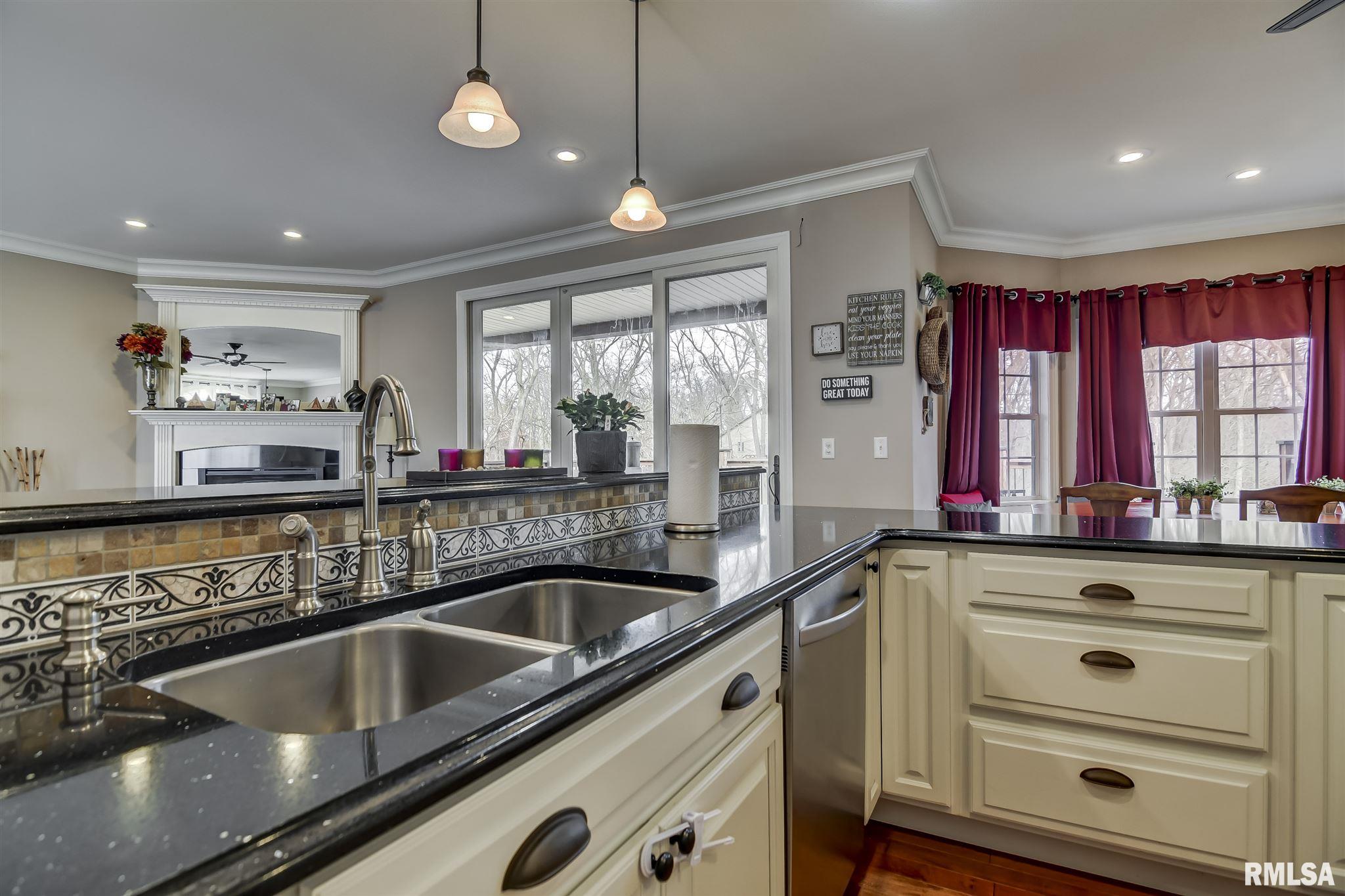 402 Timber Creek Road Jacksonville, IL 62650 - Photo 19 of 44 Gallery Image 19