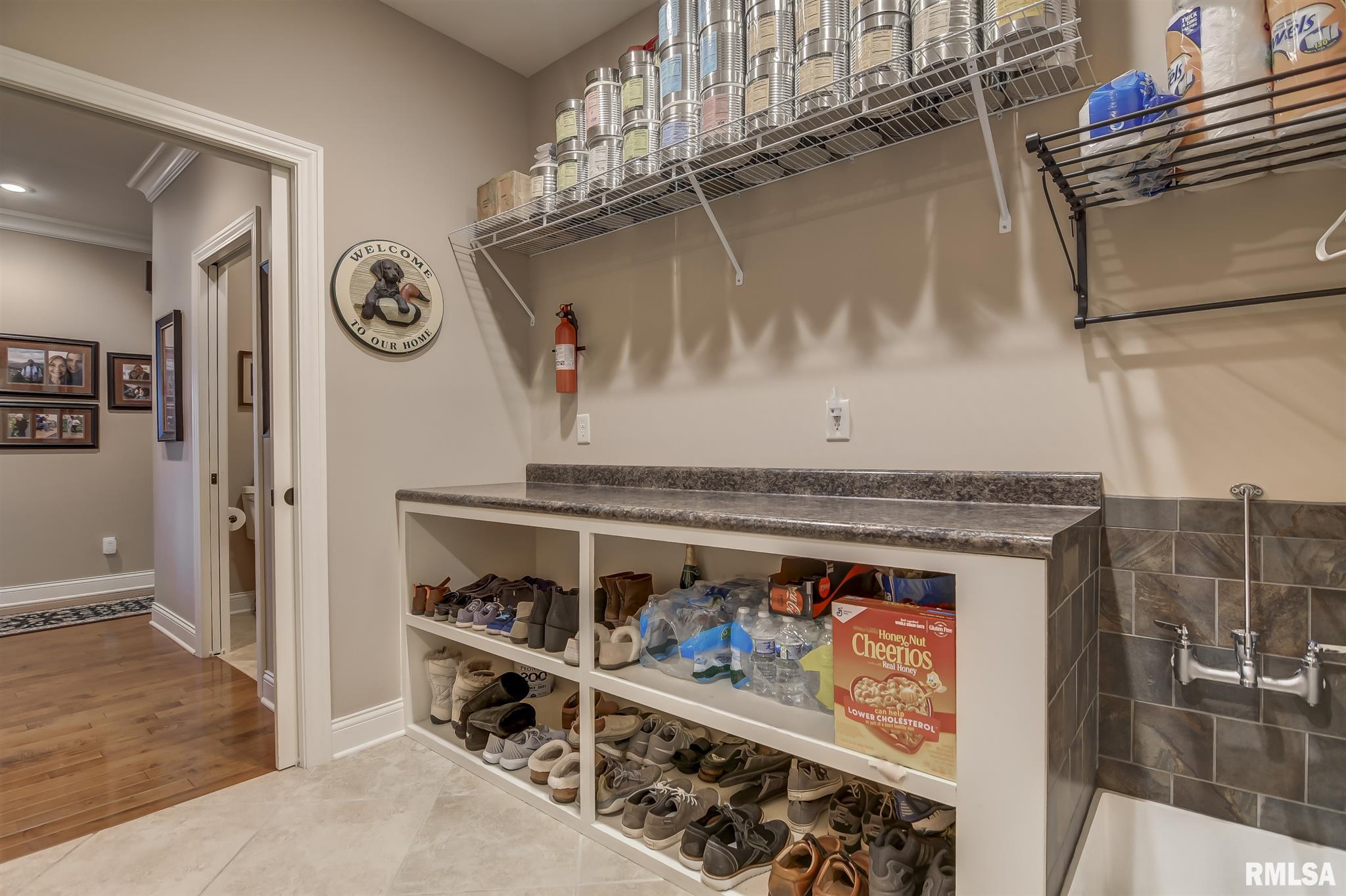 402 Timber Creek Road Jacksonville, IL 62650 - Photo 22 of 44 Gallery Image 22
