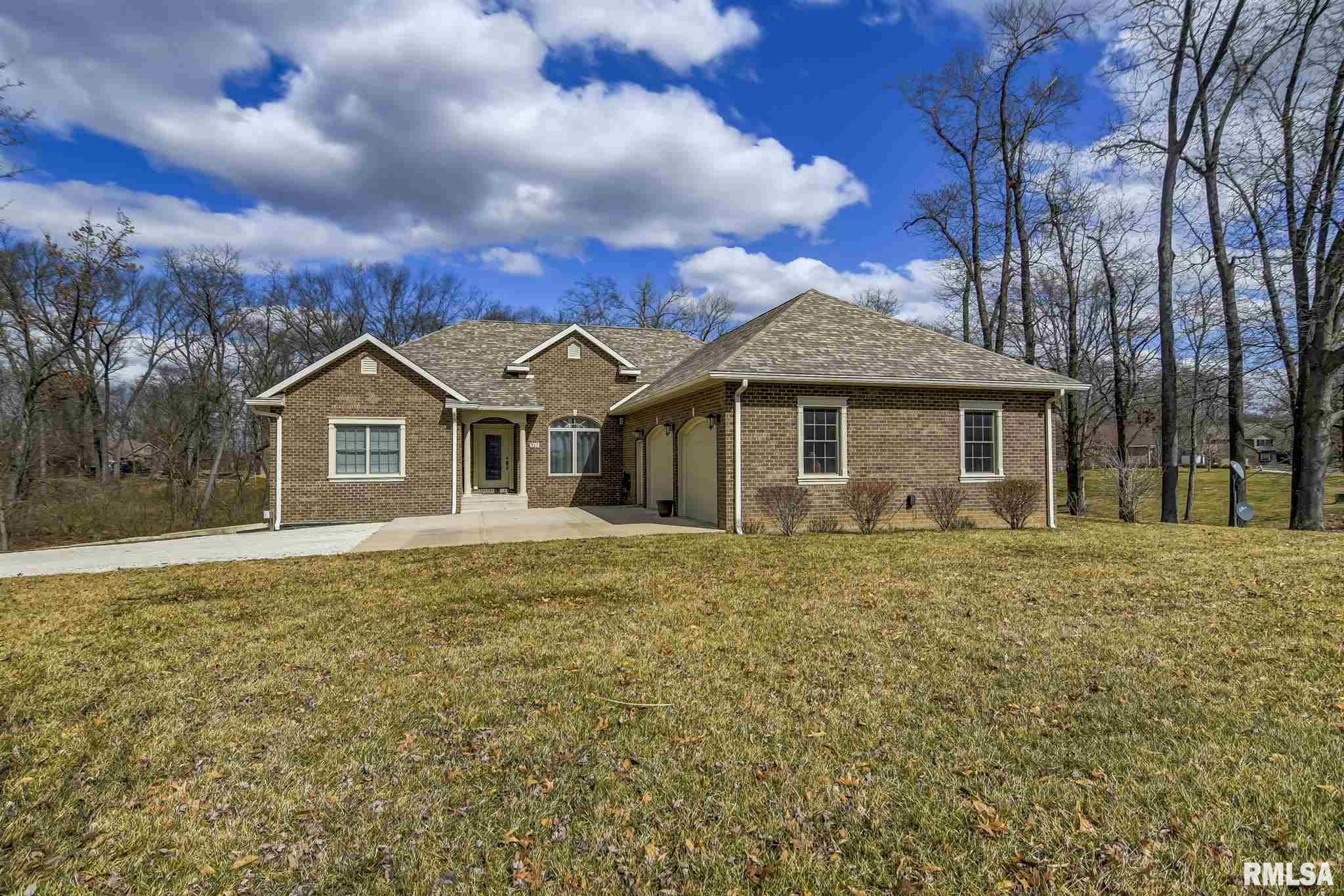 402 Timber Creek Road Jacksonville, IL 62650 - Photo 3 of 44 Gallery Image 3