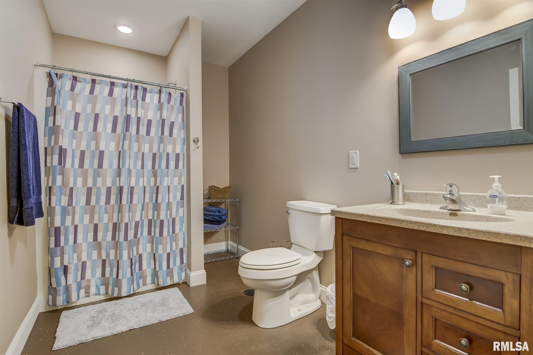 402 Timber Creek Road Jacksonville, IL 62650 - Photo 36 of 44 Gallery Image 36
