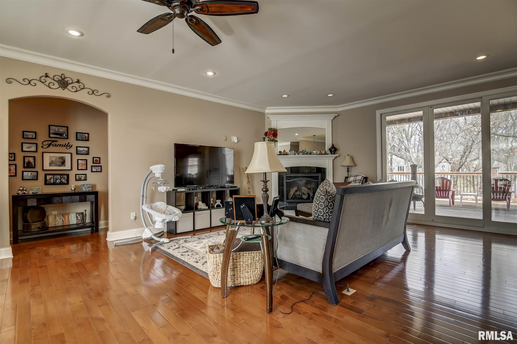 402 Timber Creek Road Jacksonville, IL 62650 - Photo 7 of 44 Gallery Image 7