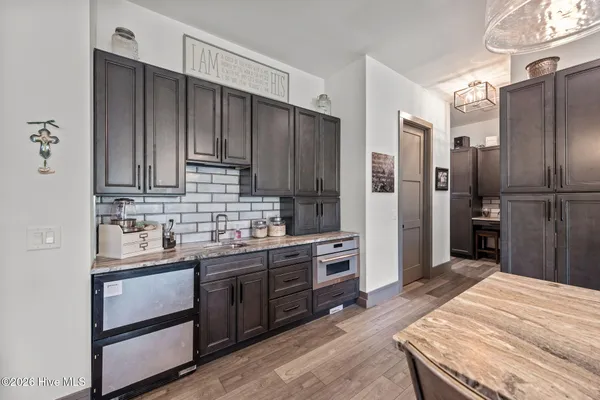 $1,100,000 | 2415 Water View Road, Greenville, NC 27858