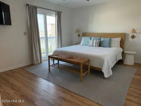 $1,800 | 1308 Carolina Beach Avenue North, Unit 2A, Carolina Beach, NC 28428