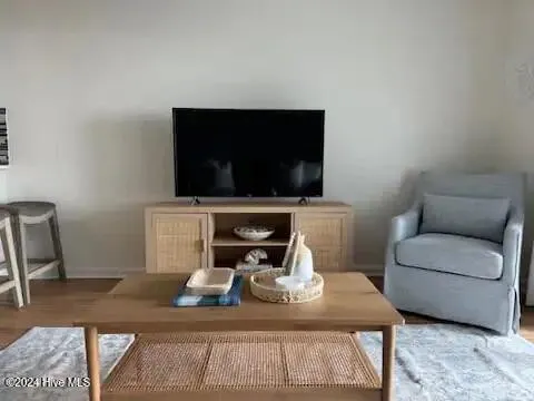 $1,800 | 1308 Carolina Beach Avenue North, Unit 2A, Carolina Beach, NC 28428