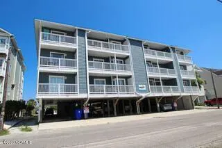 $1,800 | 1308 Carolina Beach Avenue North, Unit 2A, Carolina Beach, NC 28428