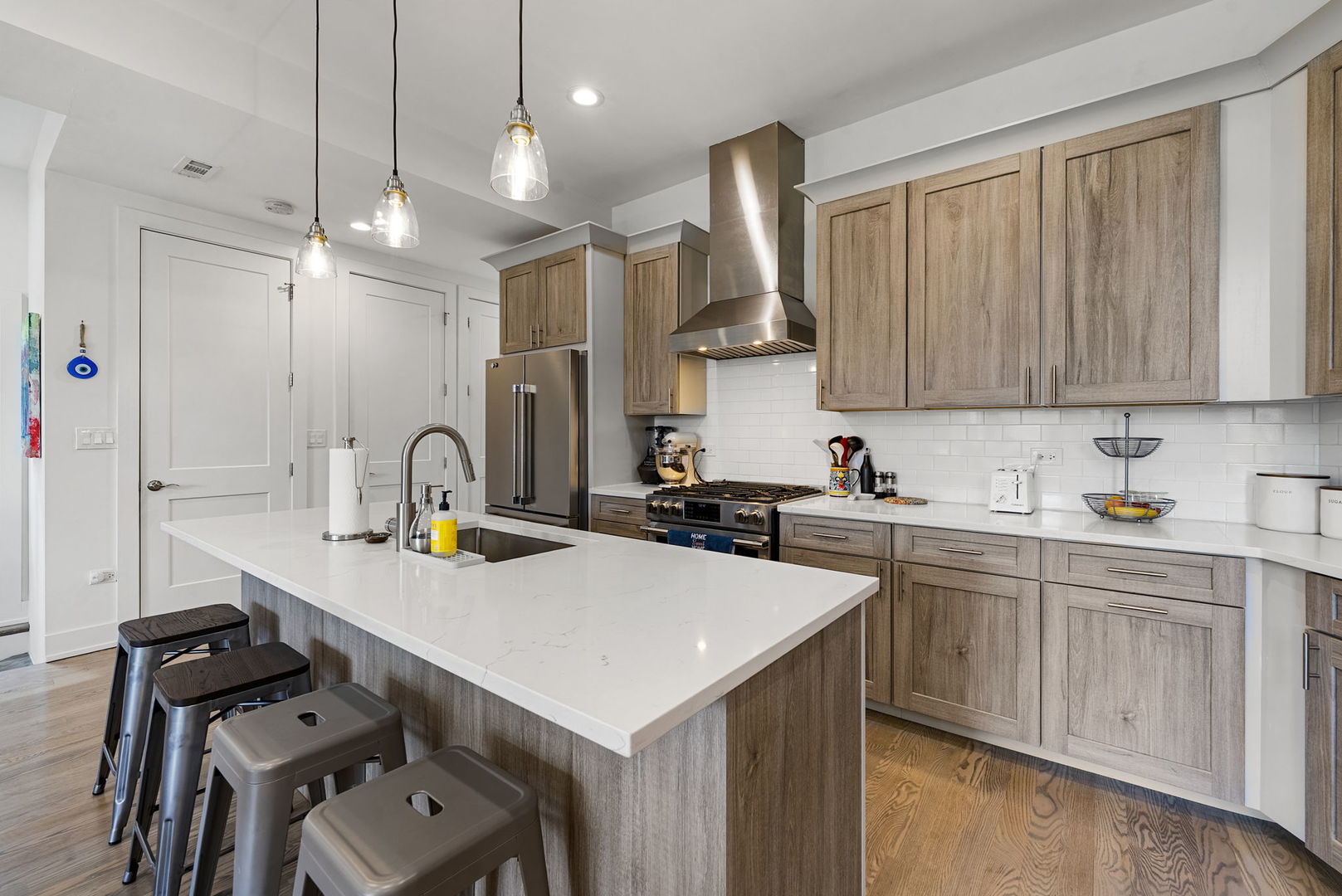 3432 West Belden Avenue, Unit 2 Chicago, IL 60647 - Photo 12 of 33