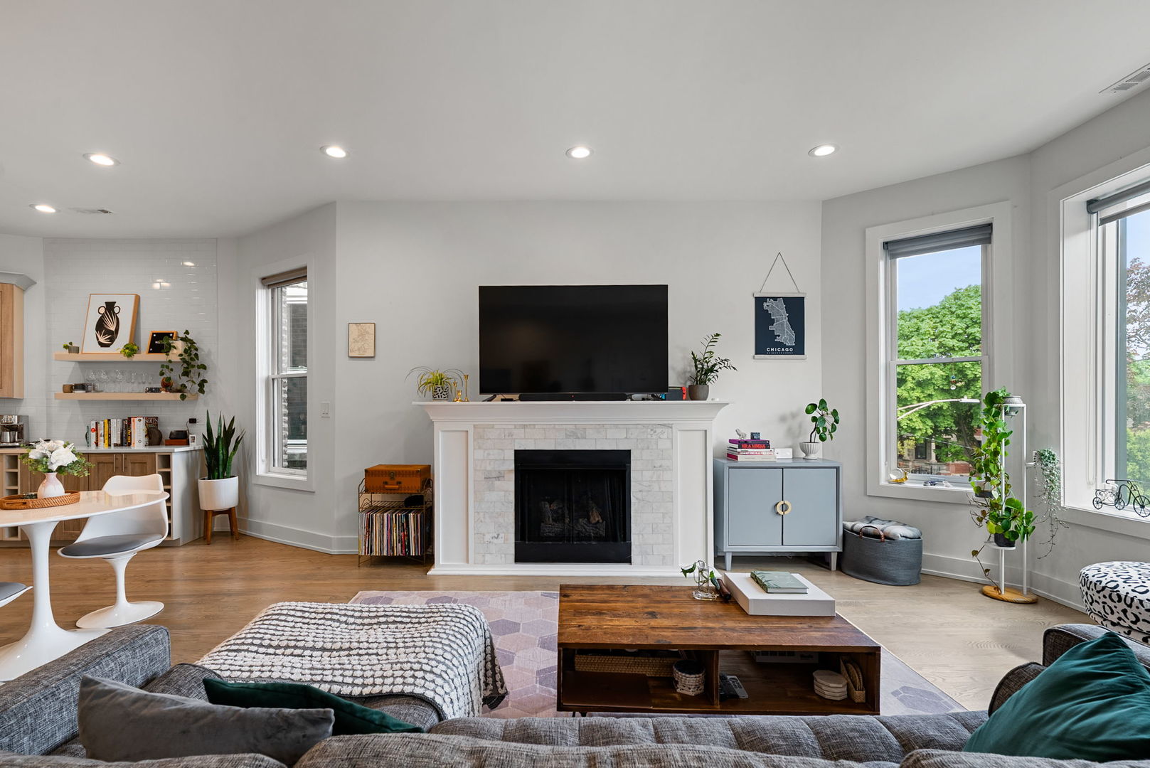 3432 West Belden Avenue, Unit 2 Chicago, IL 60647 - Photo 3 of 33