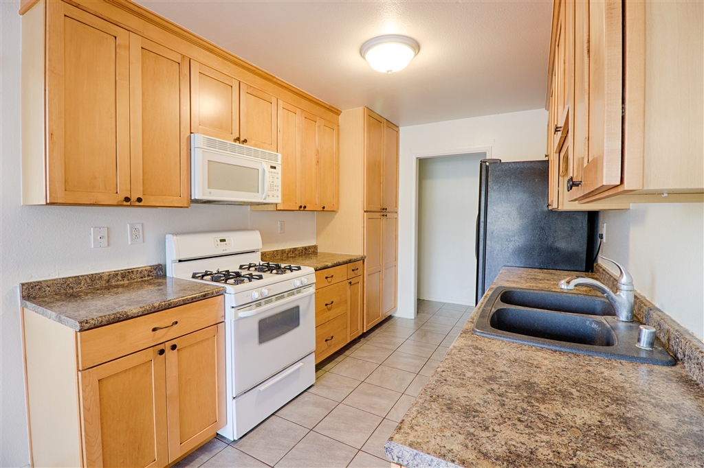 4212 Vista Del Rio Way, Unit 7 Oceanside, CA 92057 - Photo 2 of 25 Gallery Image 2