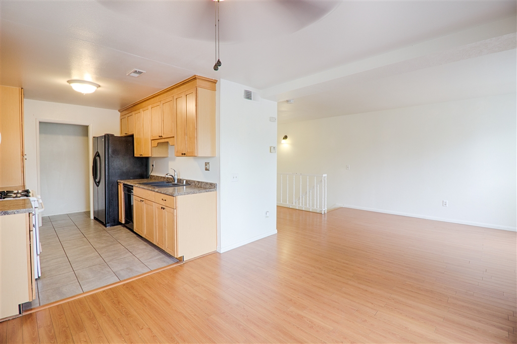 4212 Vista Del Rio Way, Unit 7 Oceanside, CA 92057 - Photo 6 of 25 Gallery Image 6