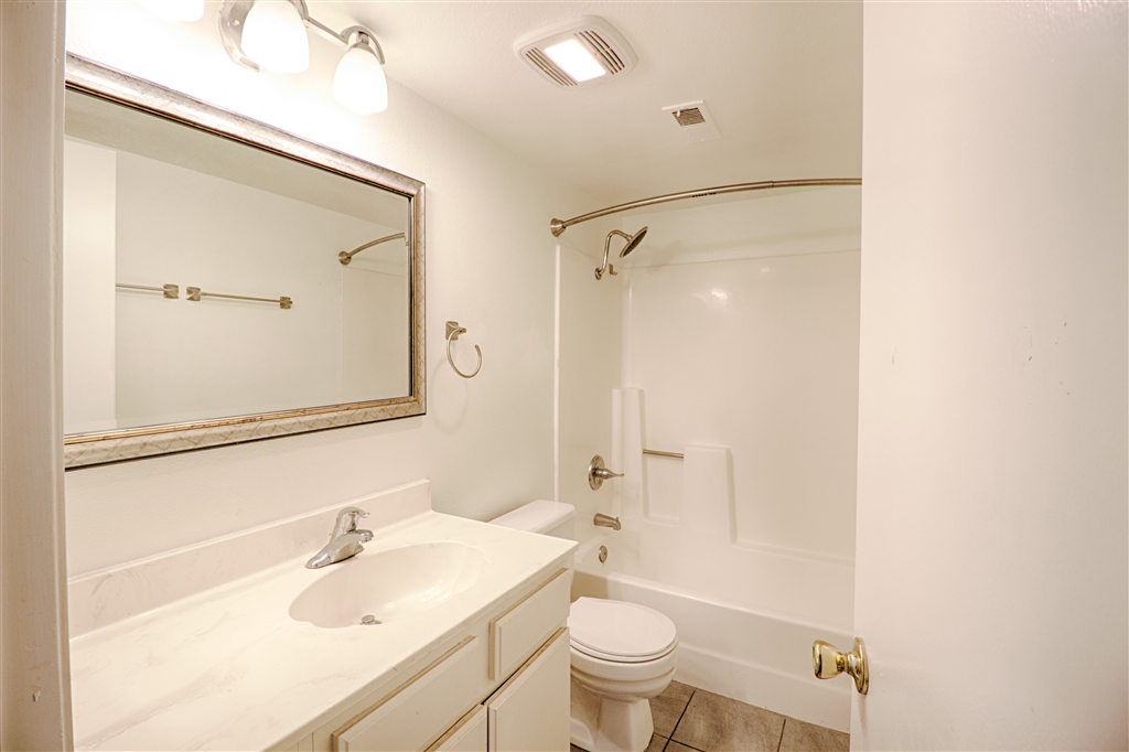 4212 Vista Del Rio Way, Unit 7 Oceanside, CA 92057 - Photo 10 of 25 Gallery Image 10