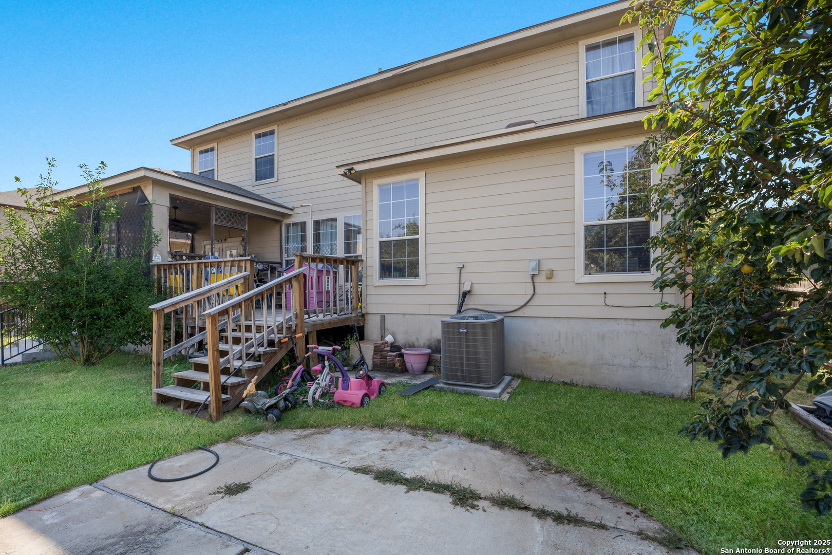 144 Springtree Bluff Cibolo, TX 78108 - Photo 32 of 37 a view of a house with a yard