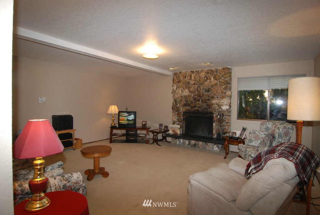 2714 211th Street Southeast Bothell, WA 98021 - Photo 8 of 14