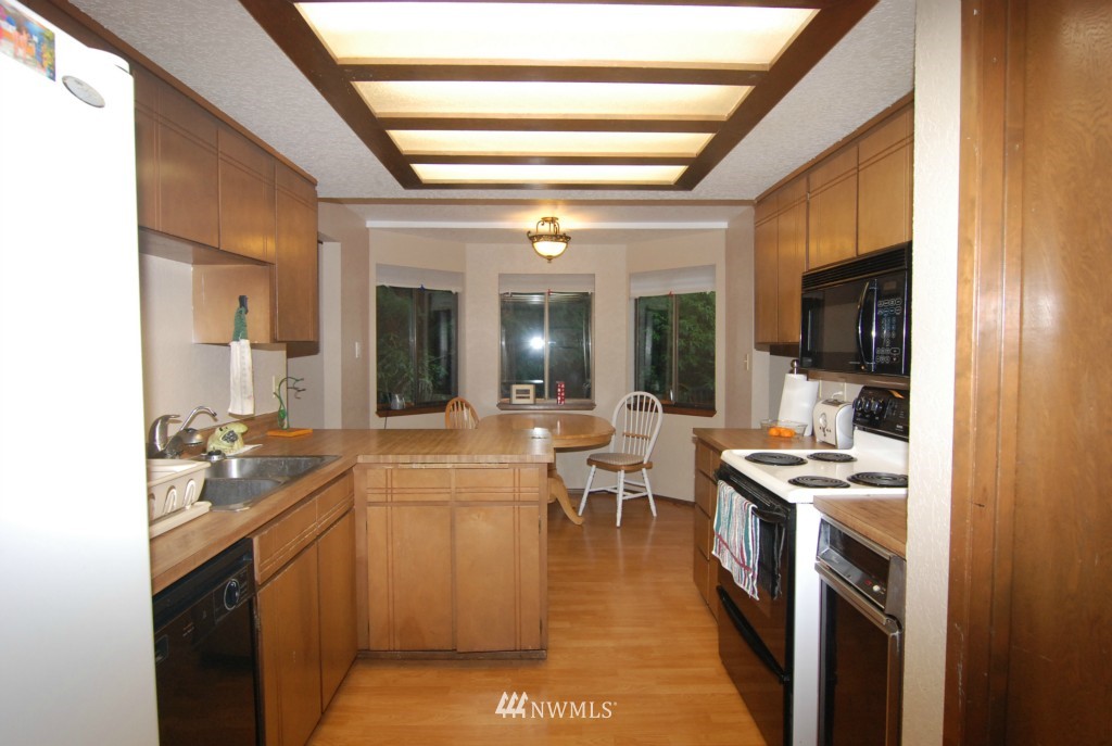 2714 211th Street Southeast Bothell, WA 98021 - Photo 10 of 14