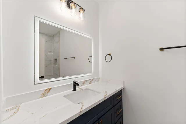 $1,750 | 113 Gans Street, Unit B, Houston, TX 77029