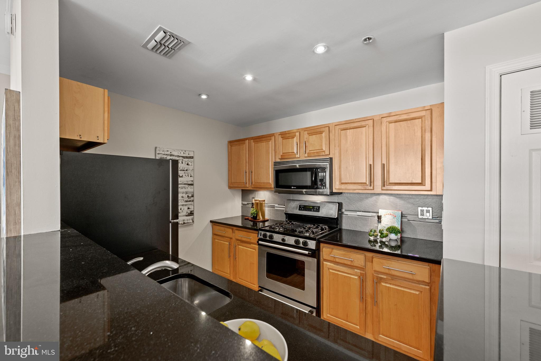 2001 12th Street Northwest, Unit 407 Washington, DC 20009 - Photo 12 of 31