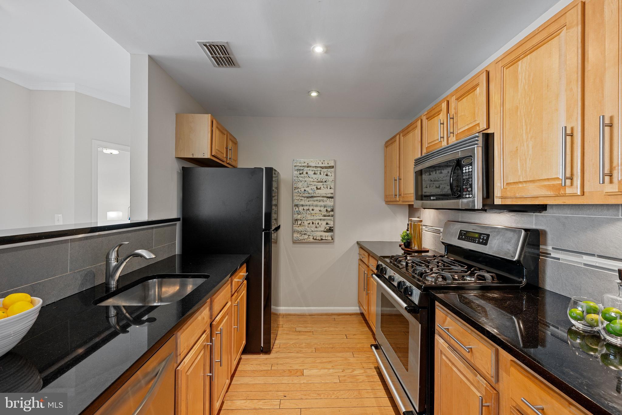 2001 12th Street Northwest, Unit 407 Washington, DC 20009 - Photo 13 of 31