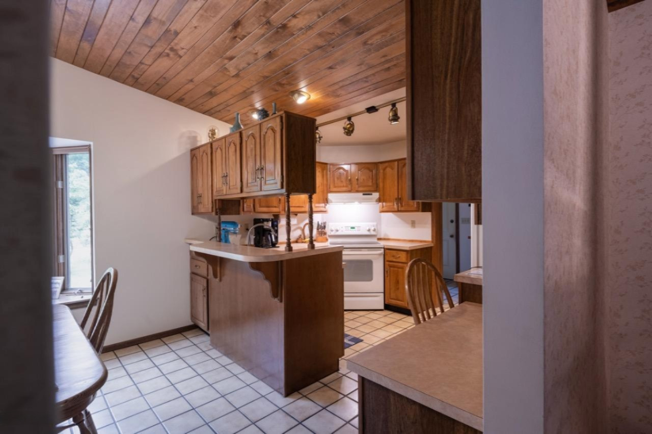 5075 West Bard Road Whitehall, MI 49461 - Photo 6 of 28 2020_0612_5070W.BardRd_14