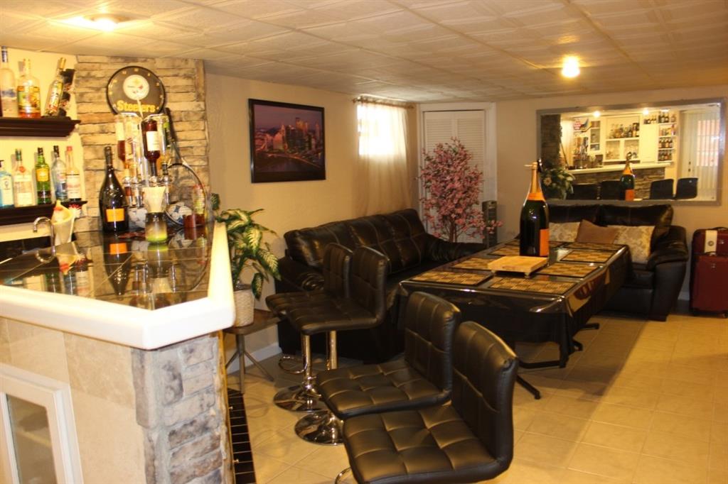 4889 East Willock Road Pittsburgh, PA 15227 - Photo 11 of 25 Gallery Image 11