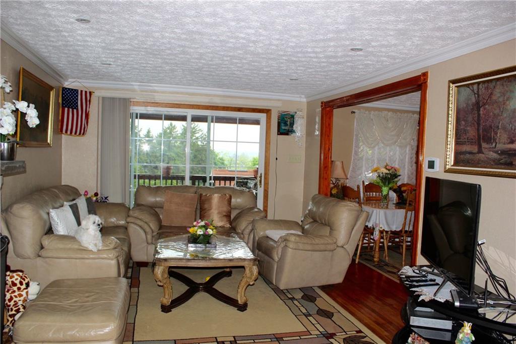 4889 East Willock Road Pittsburgh, PA 15227 - Photo 3 of 25 Gallery Image 3