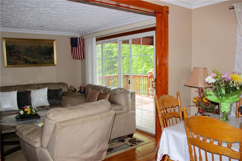 4889 East Willock Road Pittsburgh, PA 15227 - Photo 4 of 25 Gallery Image 4
