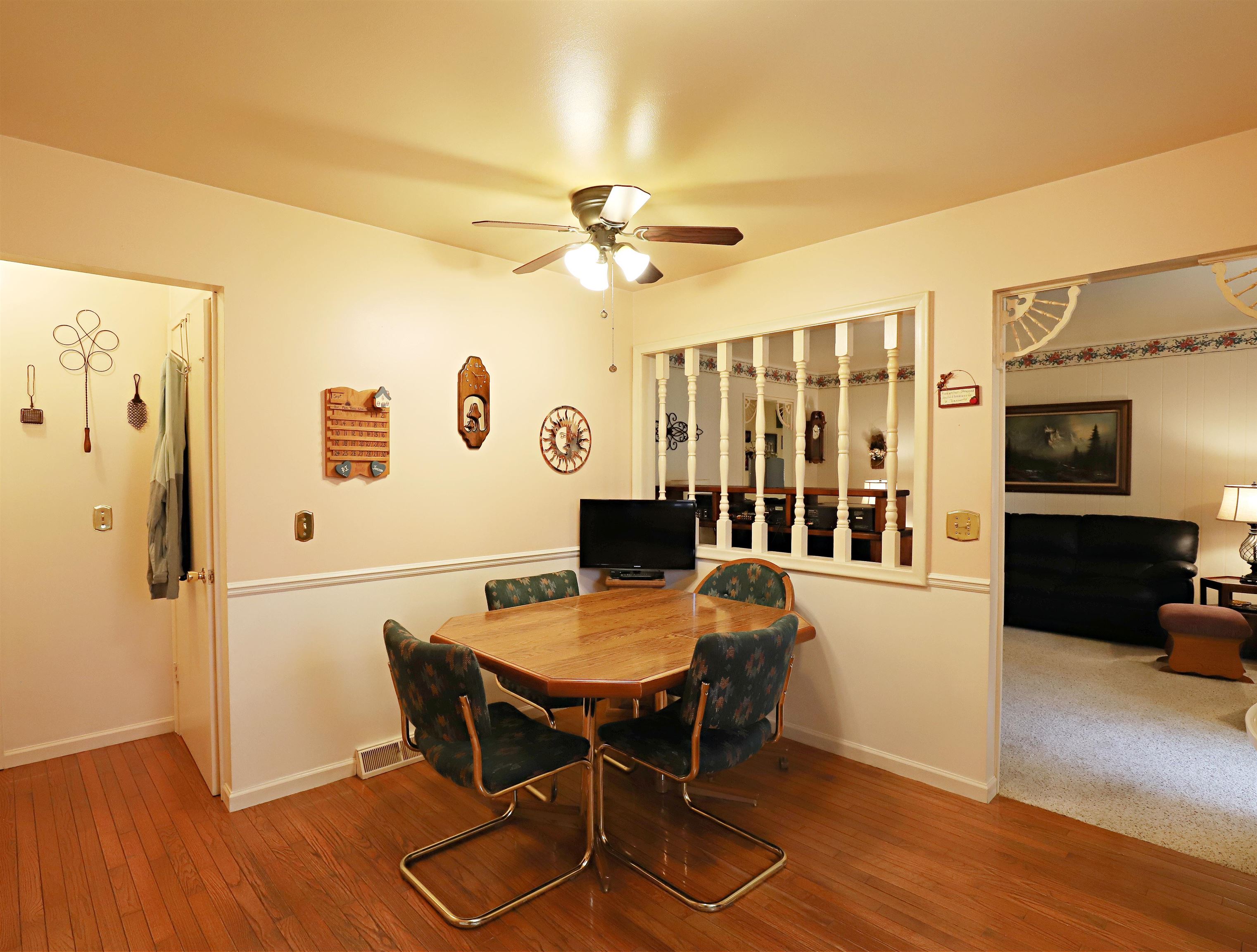 321 Primrose Lane Flushing, MI 48433 - Photo 9 of 22 50123277-8.JPG