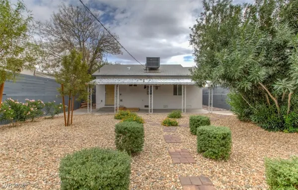 $2,175 | 308 South 10th Street, Unit 1, Las Vegas, NV 89101