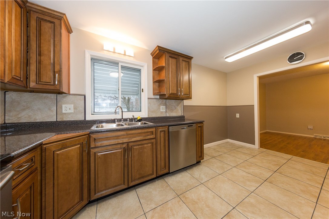 3790 Silsby Road Cleveland, OH 44118 - Photo 9 of 25 Gallery Image 9