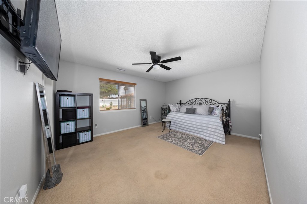 19388 Corwin Road Apple Valley, CA 92307 - Photo 23 of 36 Primary Bedroom