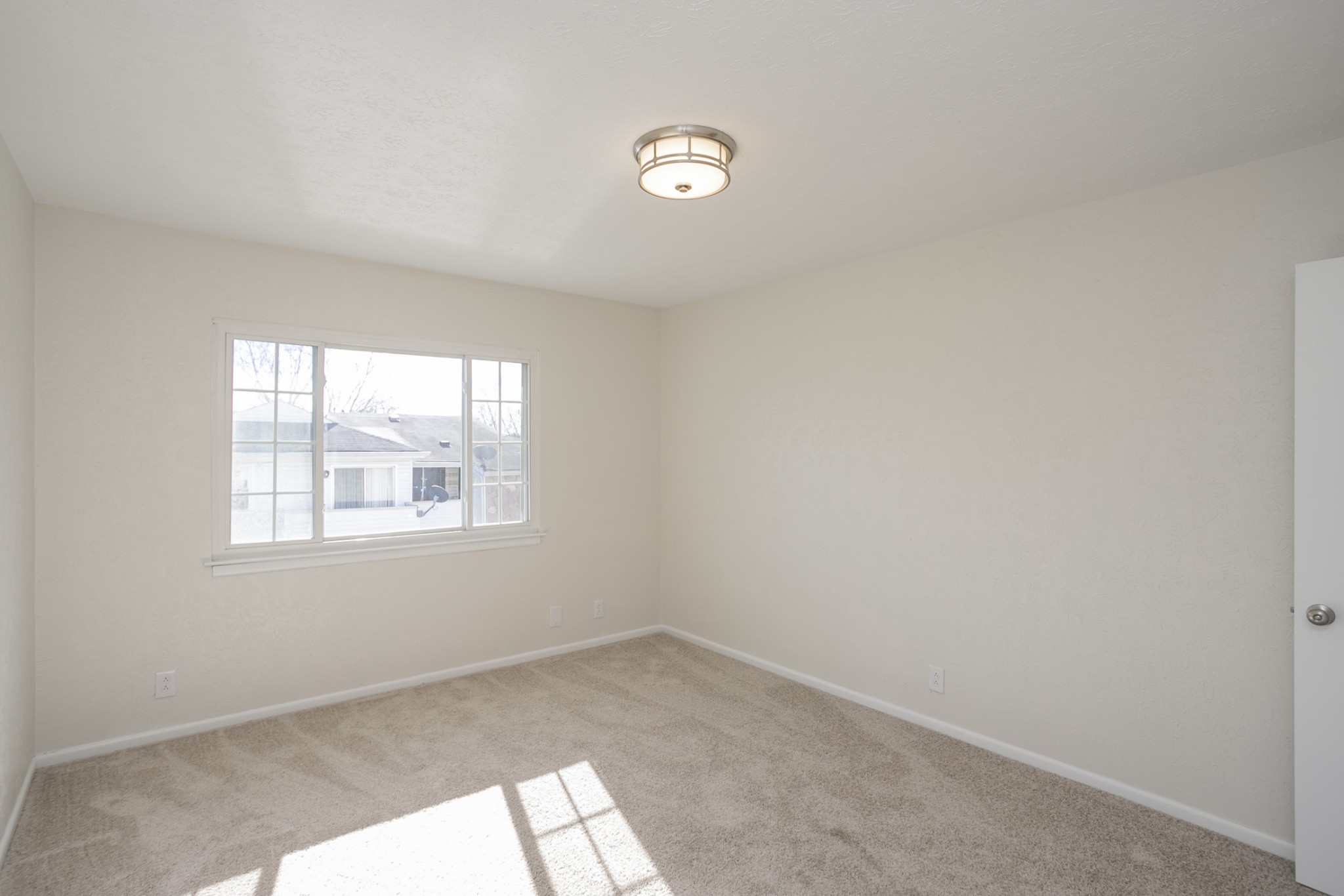 810 Bellevue Road, Unit 214 Nashville, TN 37221 - Photo 20 of 27 an empty room with a window