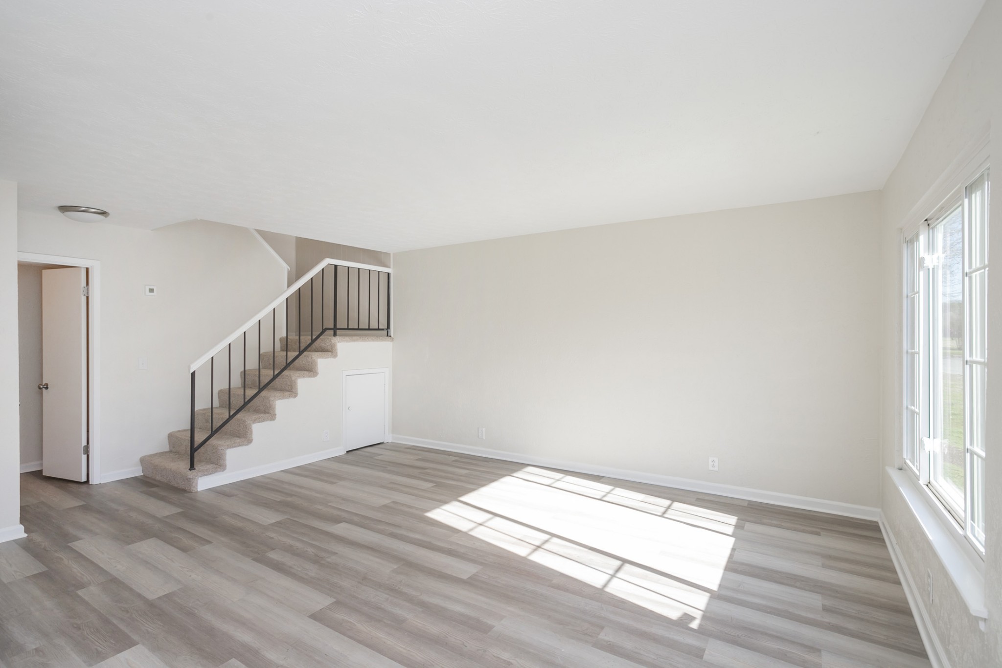 810 Bellevue Road, Unit 214 Nashville, TN 37221 - Photo 4 of 27 a view of entryway with wooden floor