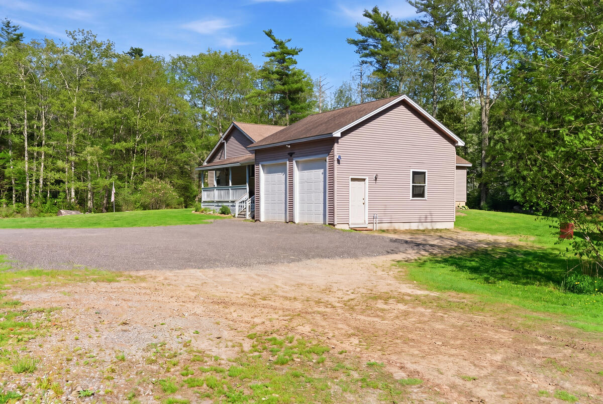 41 Murder Road Topsham, ME 04086 - Photo 3 of 59 DSC07639_reedit_fb244f5e