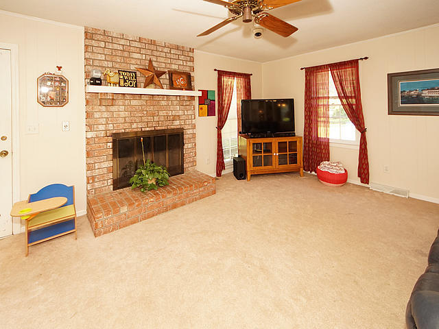 8374 Delhi Road North Charleston, SC 29406 - Photo 13 of 36 d10