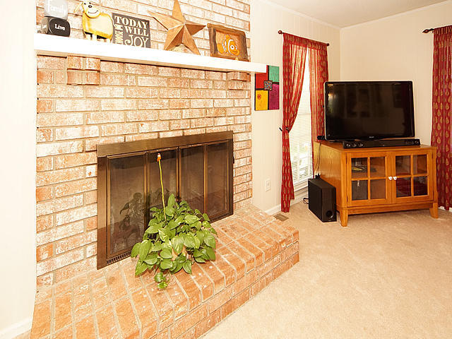 8374 Delhi Road North Charleston, SC 29406 - Photo 14 of 36 d11