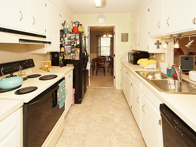 8374 Delhi Road North Charleston, SC 29406 - Photo 20 of 36 d17