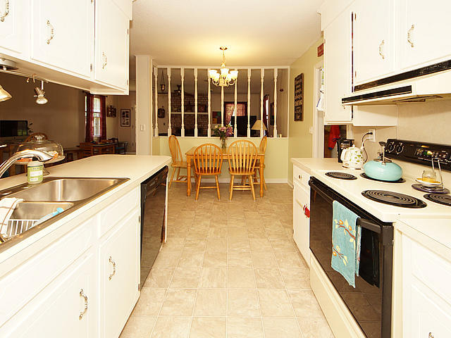 8374 Delhi Road North Charleston, SC 29406 - Photo 21 of 36 d18