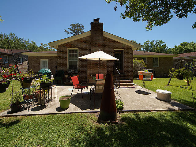 8374 Delhi Road North Charleston, SC 29406 - Photo 5 of 36 d3