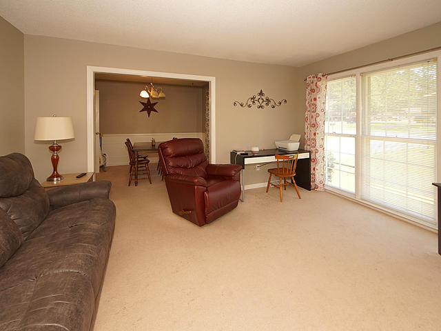 8374 Delhi Road North Charleston, SC 29406 - Photo 8 of 36 d5