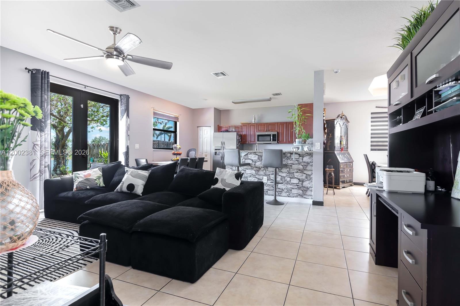 685 Southeast 37th Place Homestead, FL 33033 - Photo 10 of 65