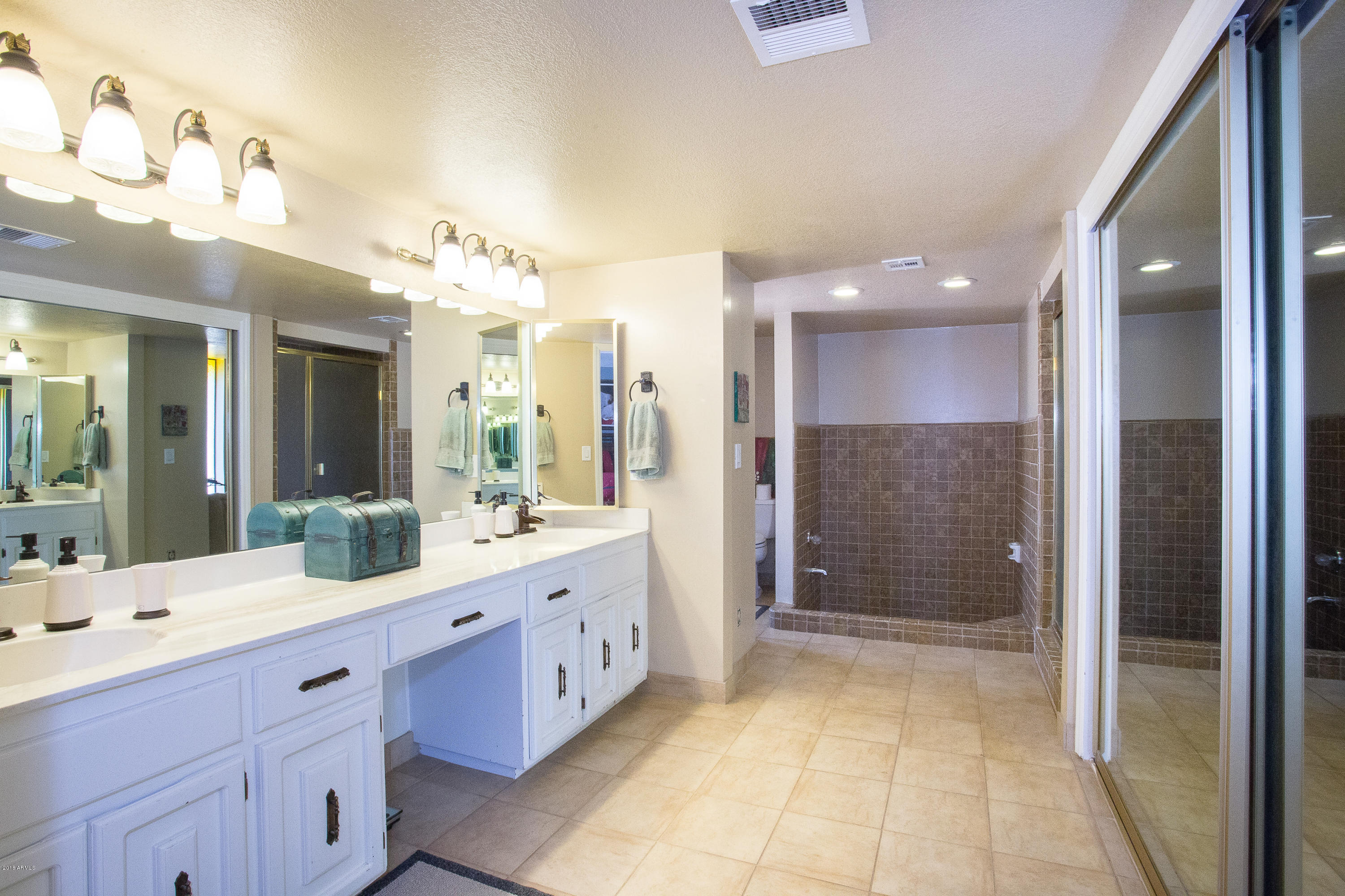 501 East Deepdale Road Phoenix, AZ 85022 - Photo 27 of 44 501 E Deepdale -26