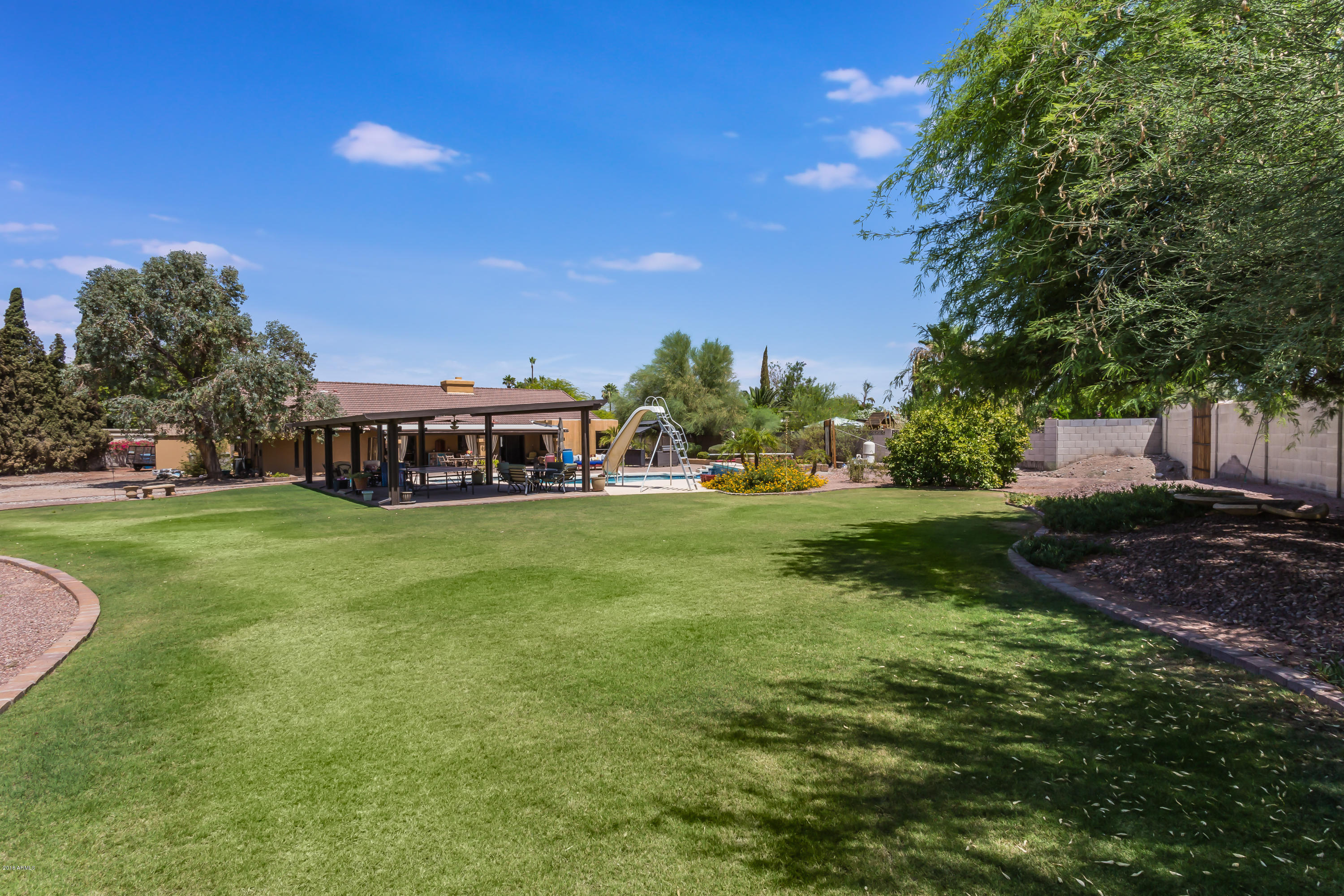 501 East Deepdale Road Phoenix, AZ 85022 - Photo 4 of 44 501 E Deepdale -37