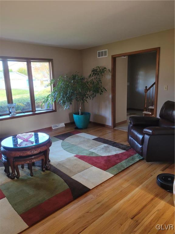227 Ridgewood Road Easton, PA 18045 - Photo 9 of 49 a living room with furniture and a potted plant